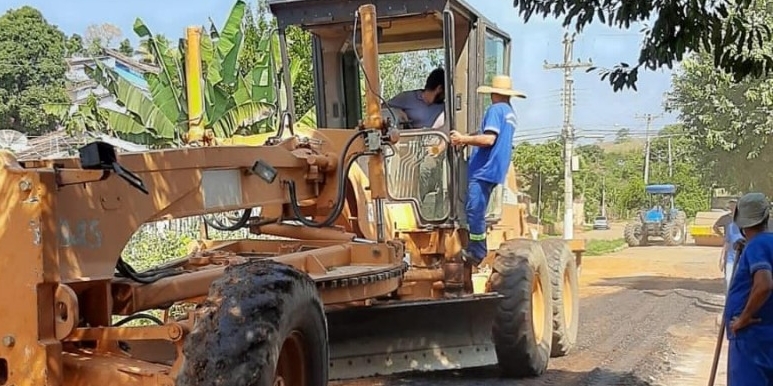 SECRETARIA DE OBRAS E SERVIÇOS PÚBLICOS DE ITALVA EXECUTA SERVIÇO DE REDE DE ESGOTO E RECUPERAÇÃO EM RUA DO ALTO DA BOA VISTA.